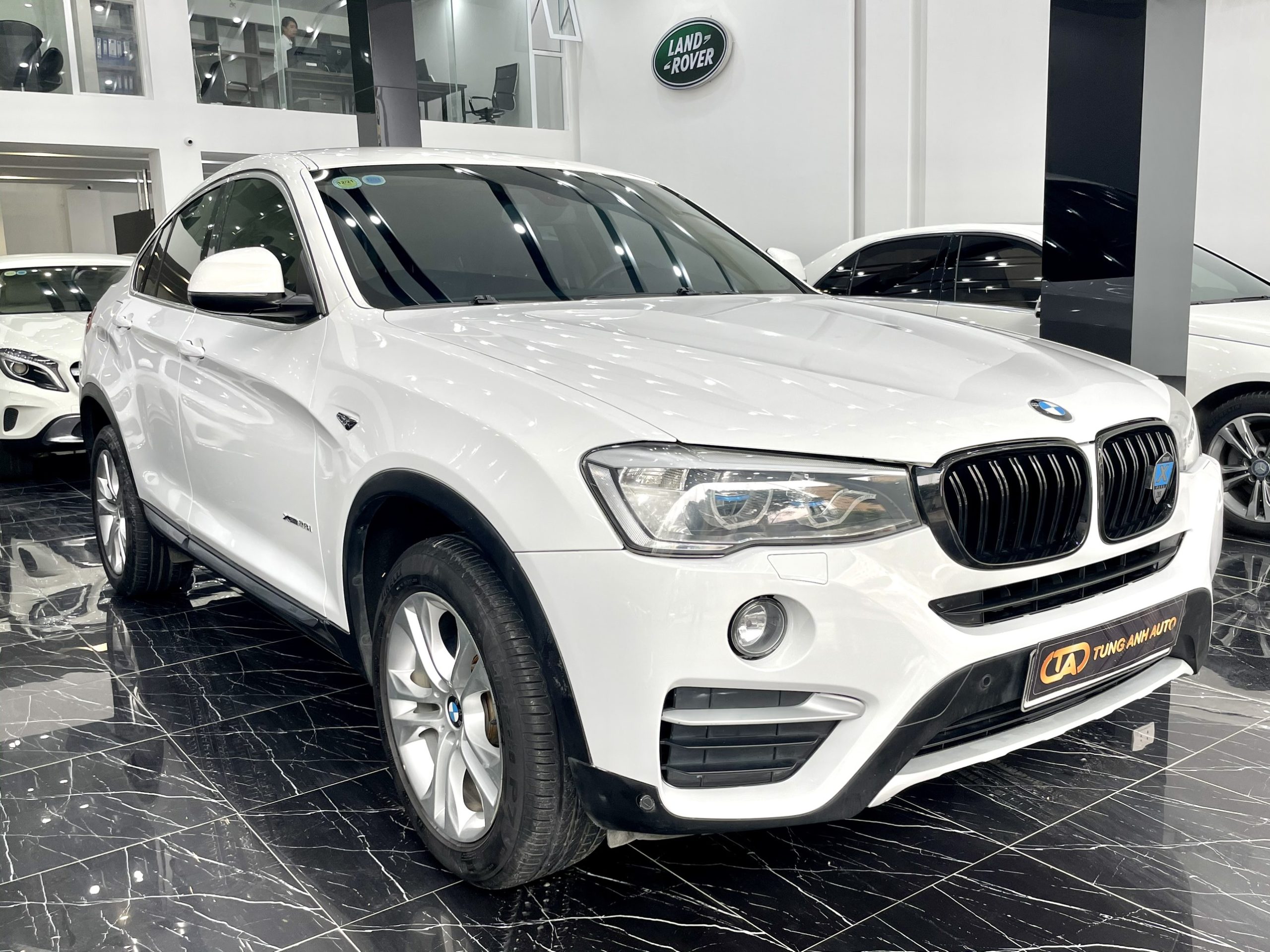 Bán BMW X4 sản xuất năm 2019 màu trắng nhập khẩu