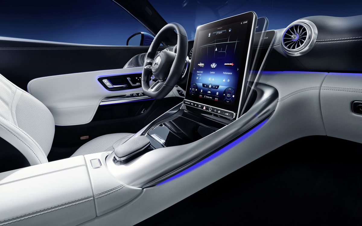 Chiếc Roadster mới của Mercedes sẽ có màn hình xoay lật